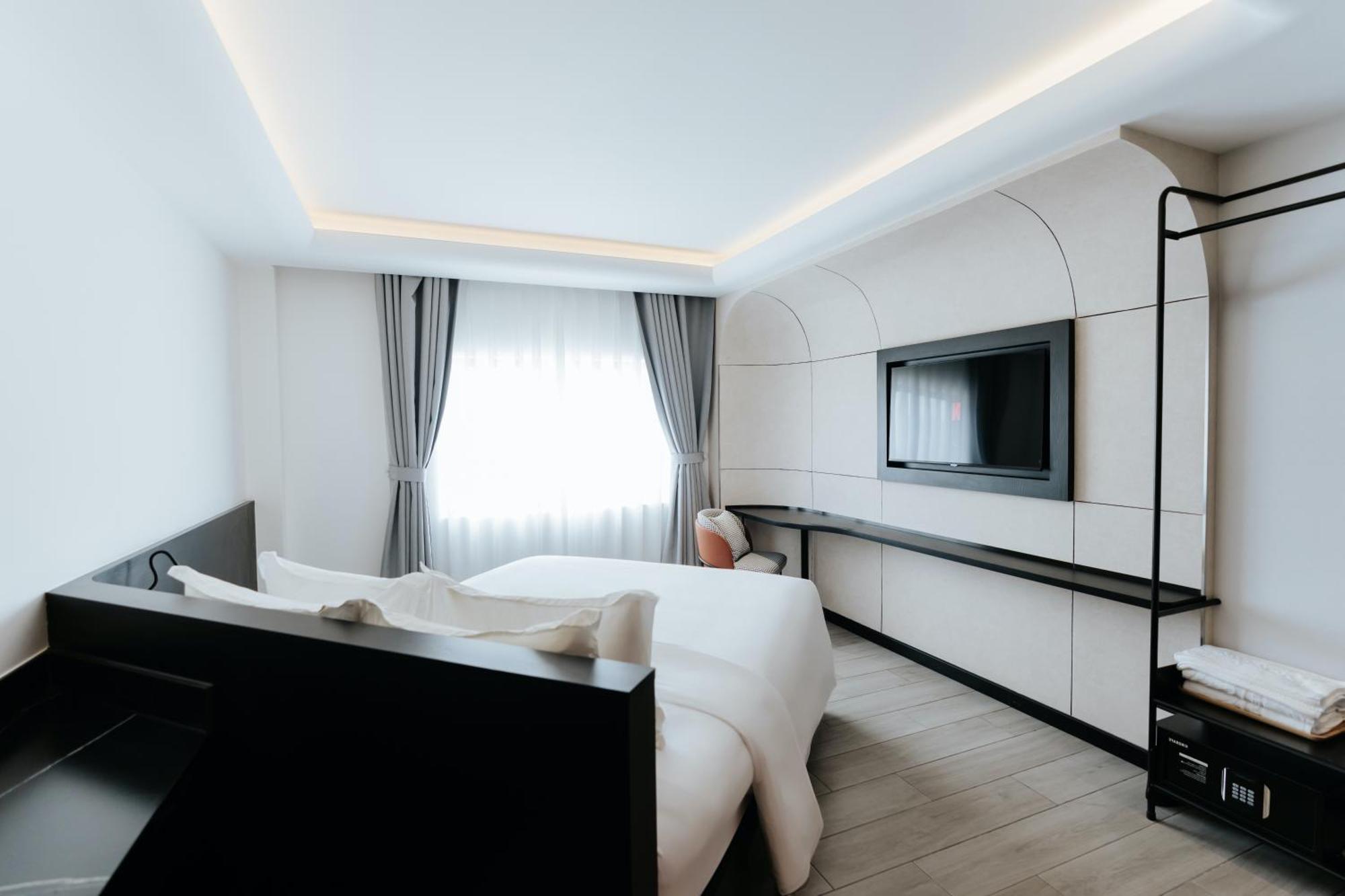 The Concept Hotel- City Center Ho Chi Minh City Exterior photo